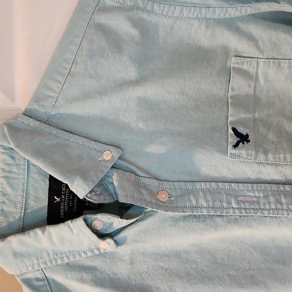 American Eagle Outfitters Men's Light Blue Shirt, Classic Fit, Small - Picture 4 of 5
